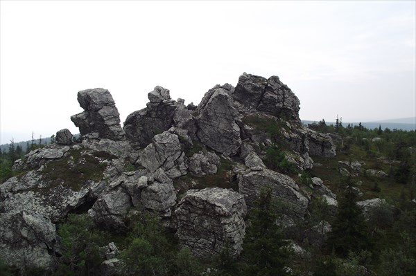 Скалы на южном отроге горы Атынгау