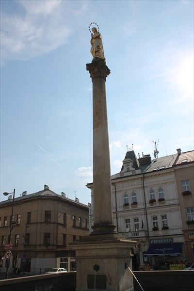 Марианская колонна с фонтаном