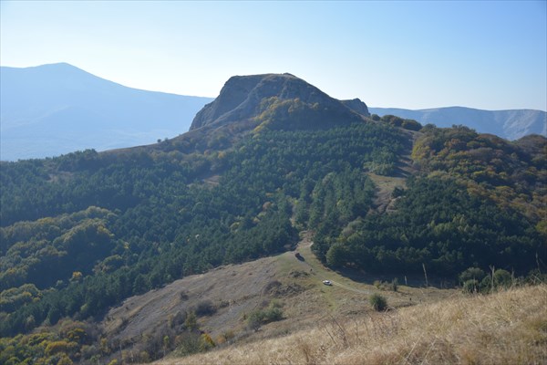 Гора Лысый Иван (1128 м.) и оставшийся внизу перевал МАН
