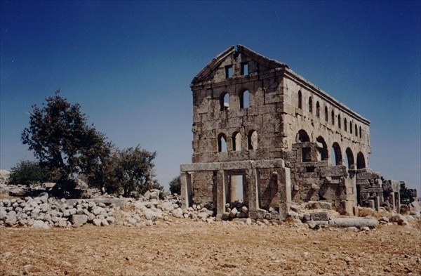 на фото: Сирийские развалины
