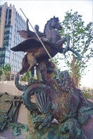 Конный драконоборец у памятника Калашникову