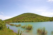 озеро возле горы Папса