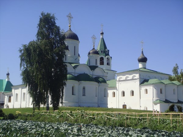 на фото: Спасо-Преображенский Епархиальный мужской монастырь