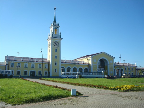 Ж/д вокзал в Волхове