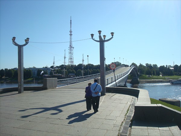 Пешеходный (горбатый) мост