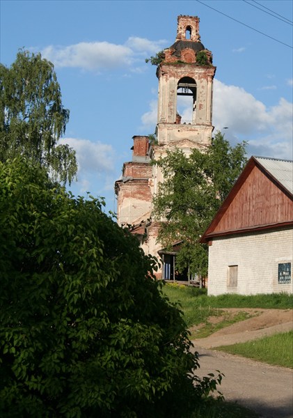 еще одна церковь по пути в Ростов