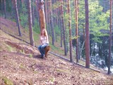 У лесного озера