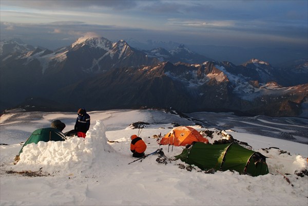 на фото: Elbrus_24