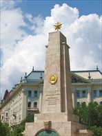 Памятник Советским героям
