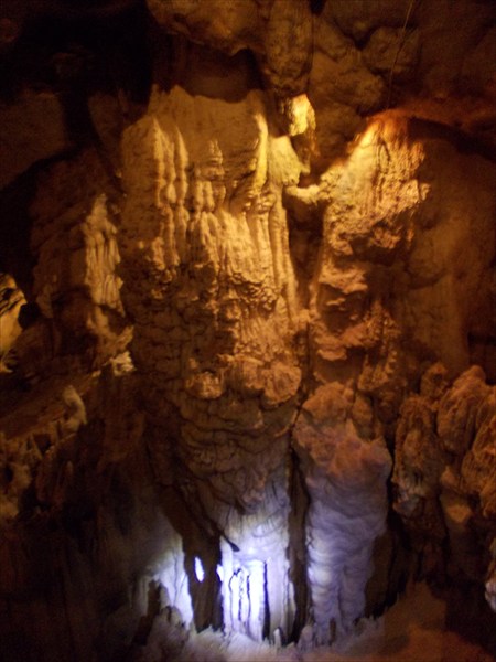 Сталагмит в Воронцовской пещере