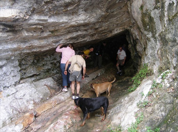 Вход в пещеру  Baume des Anges