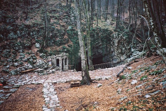 Вход Наполеон в Воронцовскую пещеру