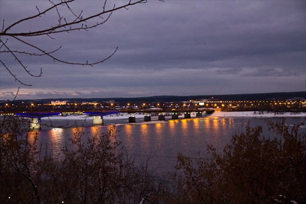 Вечер на Пермском мосту через Каму