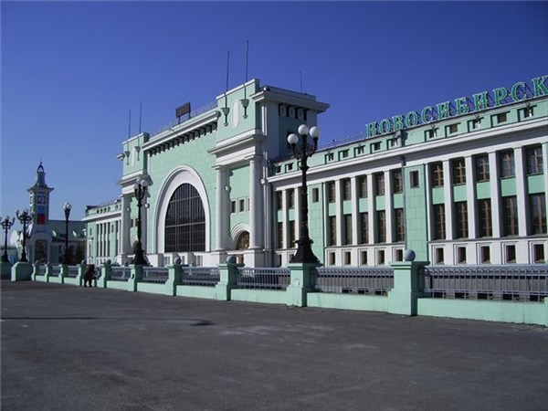 на фото: Вокзал Новосибирск Главный