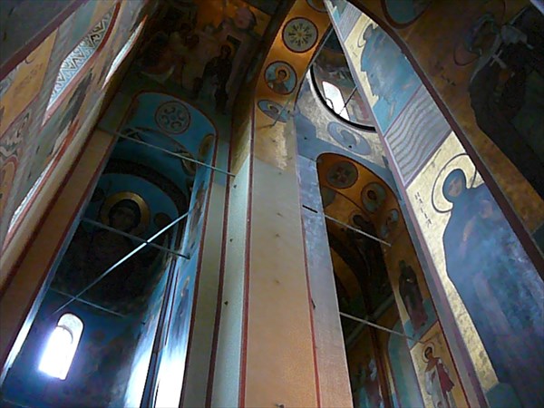 Внутри Георгиевского собора