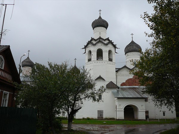 Бывший старорусский преображенский монастырь